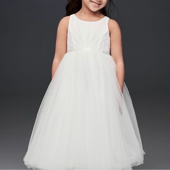David's Bridal CR 1403 Soft White Back Out Bow Flower Girl Dress SZ 7 EUC $129 - Picture 2 of 16